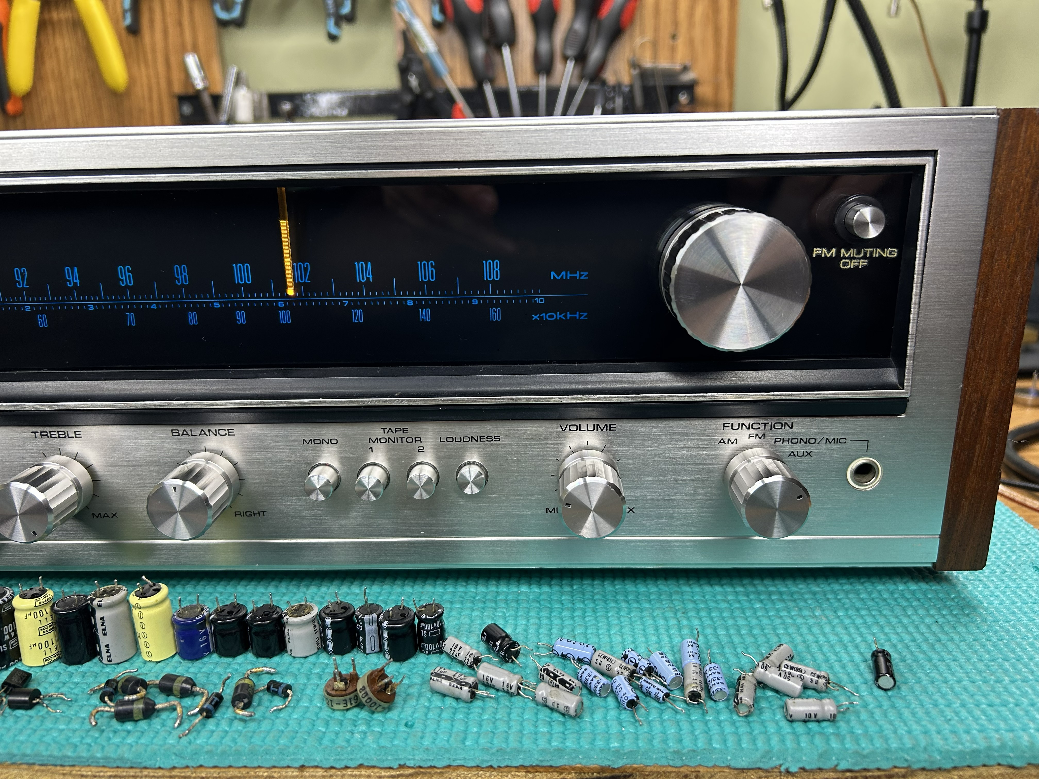 Right side detail of the restored Pioneer SX-535